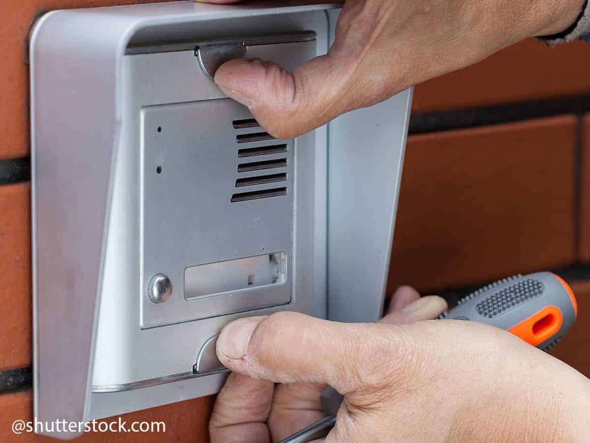 How To Fix A Doorbell Fix Malfunctioning Doorbell WD40