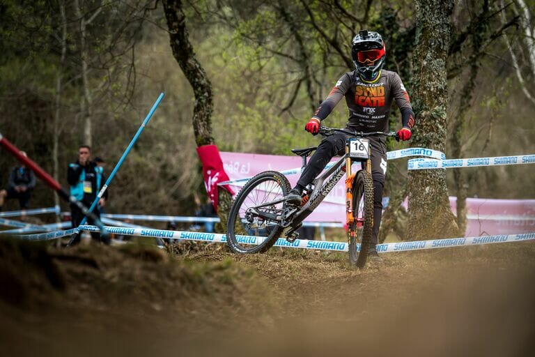 medium mountain bike world cup lourdes rd 1 8