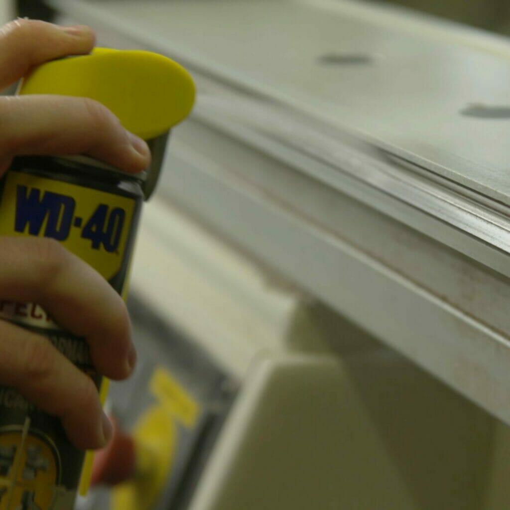 uk wd40 specialist high performance silicone lubricant 400ml usage 1