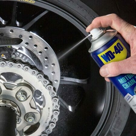 uk wd40 motorbike chain lube (1)