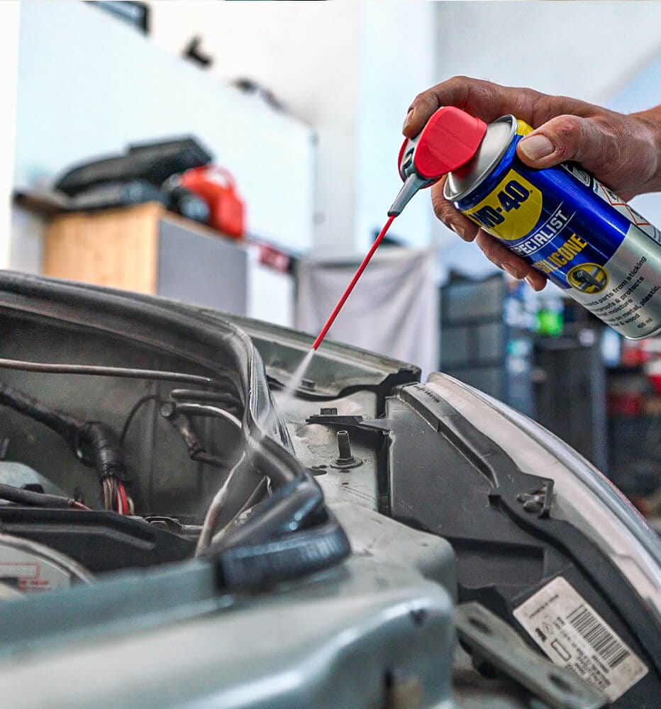 wd40 eimea campaign specialist silicon banner932x1000 3