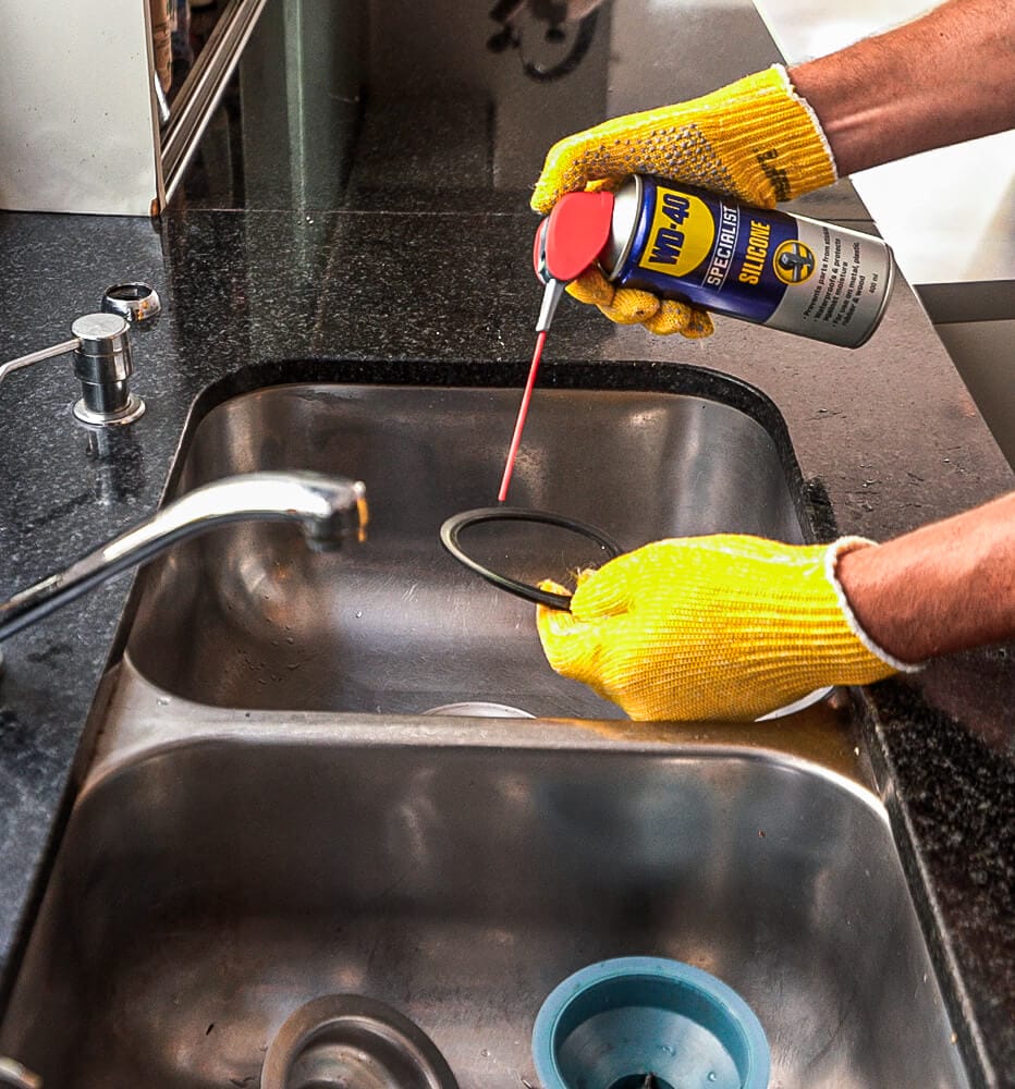 wd40 eimea campaign specialist silicon banner932x1000 1